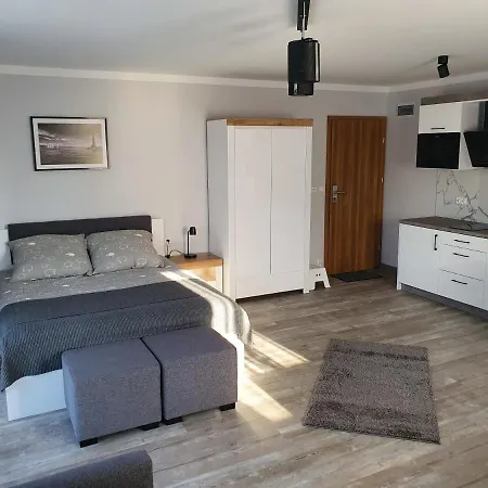 Alexandra Apartment *