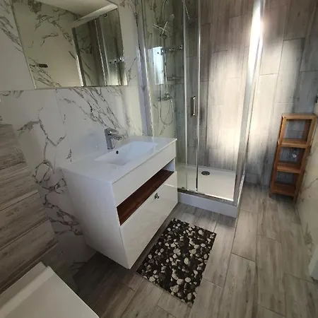 Alexandra Lejlighed *