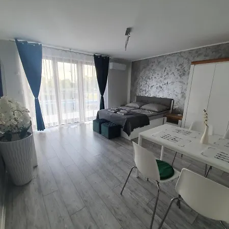 Alexandra Apartment