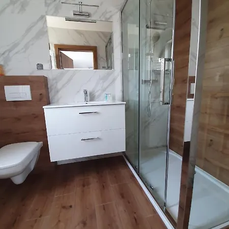 Alexandra Apartment